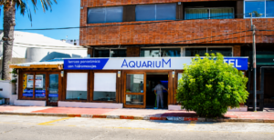 Aquarium hotel