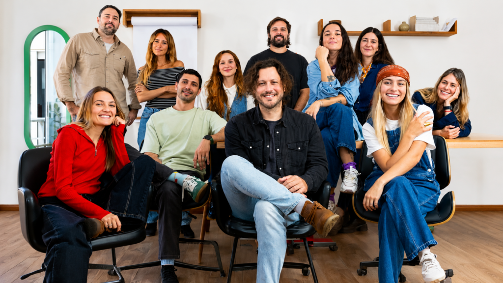 Agencia de Marketing de Influencers Pooshlo en Radio Viva