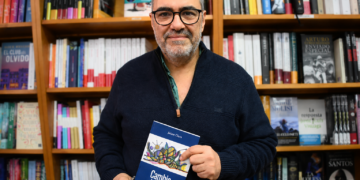 Jaime Clara presenta libro Cambio de Hora