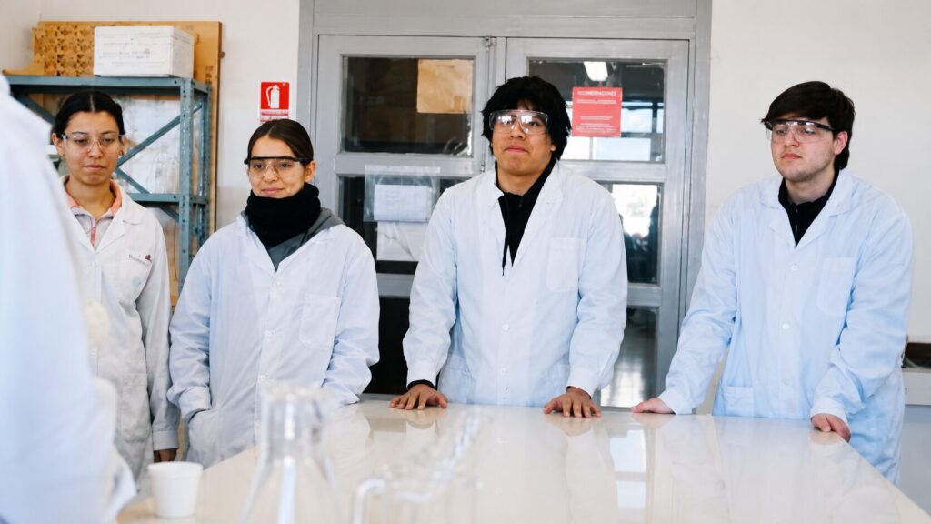 Estudiantes Mundial Química